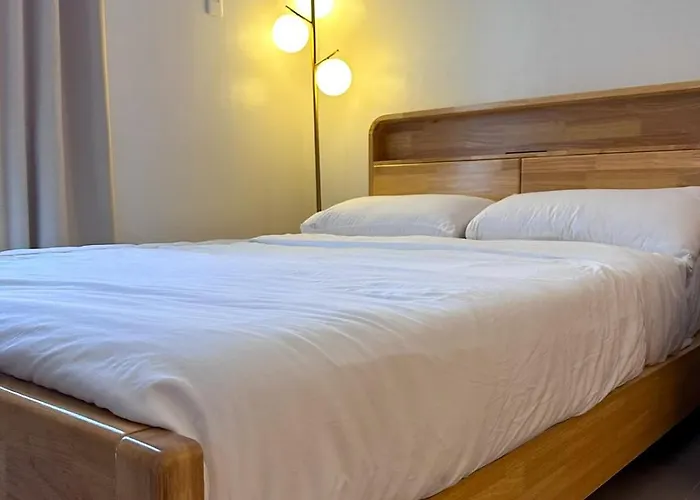 Apartment Linear Living - Furnished Near Airport